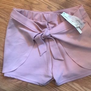 Beautiful short! Light pink perfect for this summer! NWT